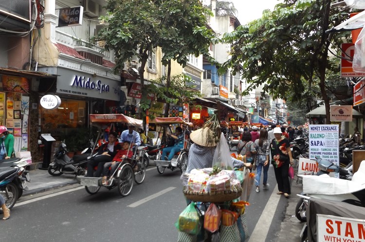 De drukke straten van Hanoi, Vietnam